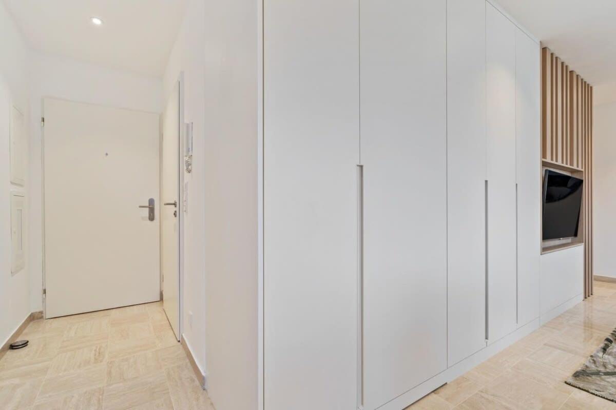 Modern Studio With King Bed, Walk To Attractions Luxemburg Buitenkant foto