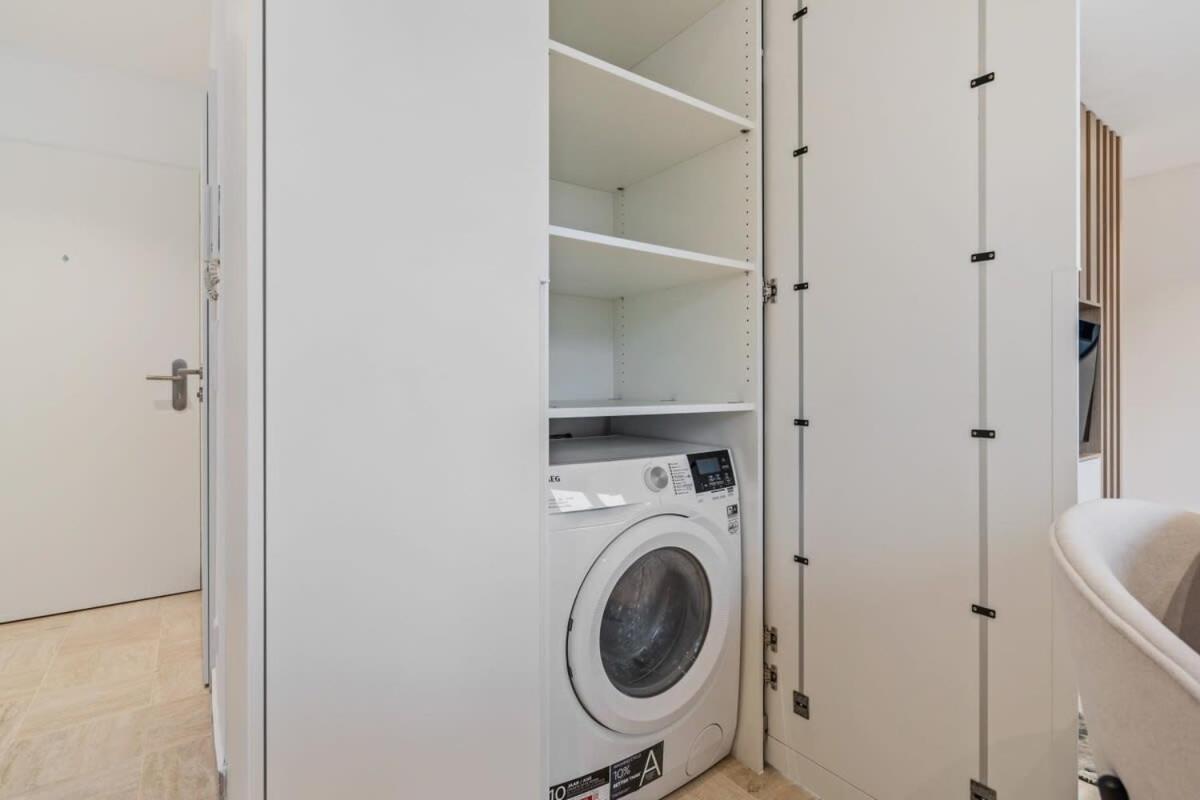 Modern Studio With King Bed, Walk To Attractions Luxemburg Buitenkant foto