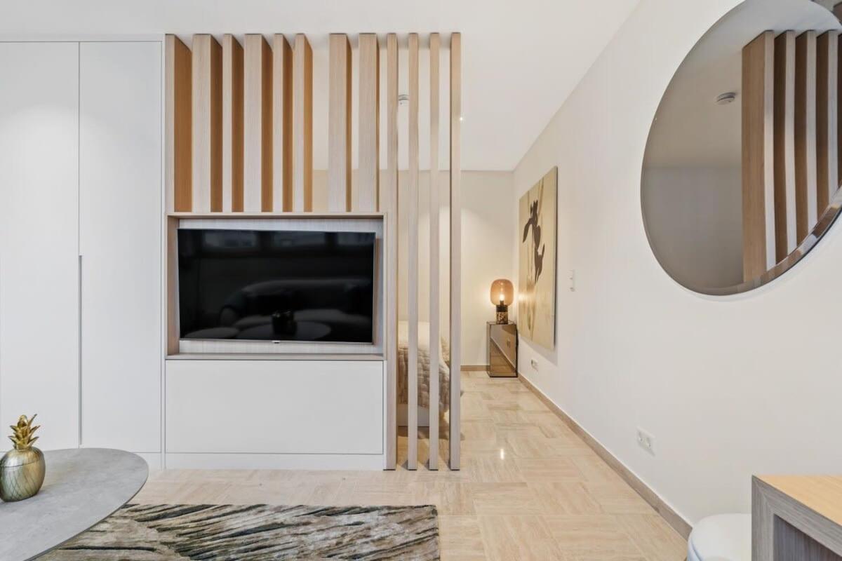 Modern Studio With King Bed, Walk To Attractions Luxemburg Buitenkant foto