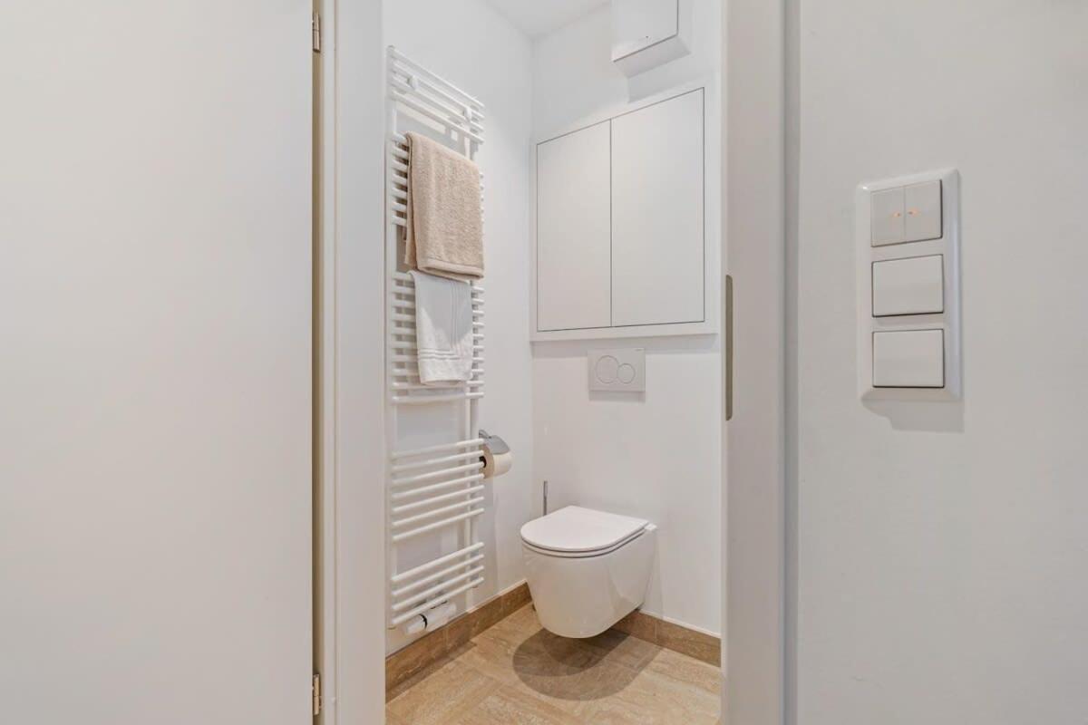 Modern Studio With King Bed, Walk To Attractions Luxemburg Buitenkant foto