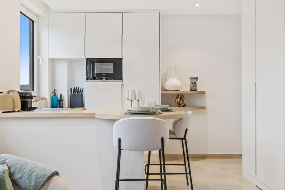 Modern Studio With King Bed, Walk To Attractions Luxemburg Buitenkant foto