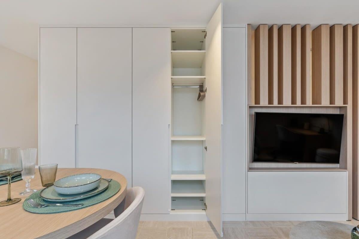 Modern Studio With King Bed, Walk To Attractions Luxemburg Buitenkant foto